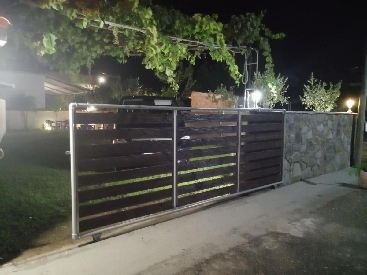 Néa Meságkala Ο Ακλόνητος 아파트 호텔 외부 사진